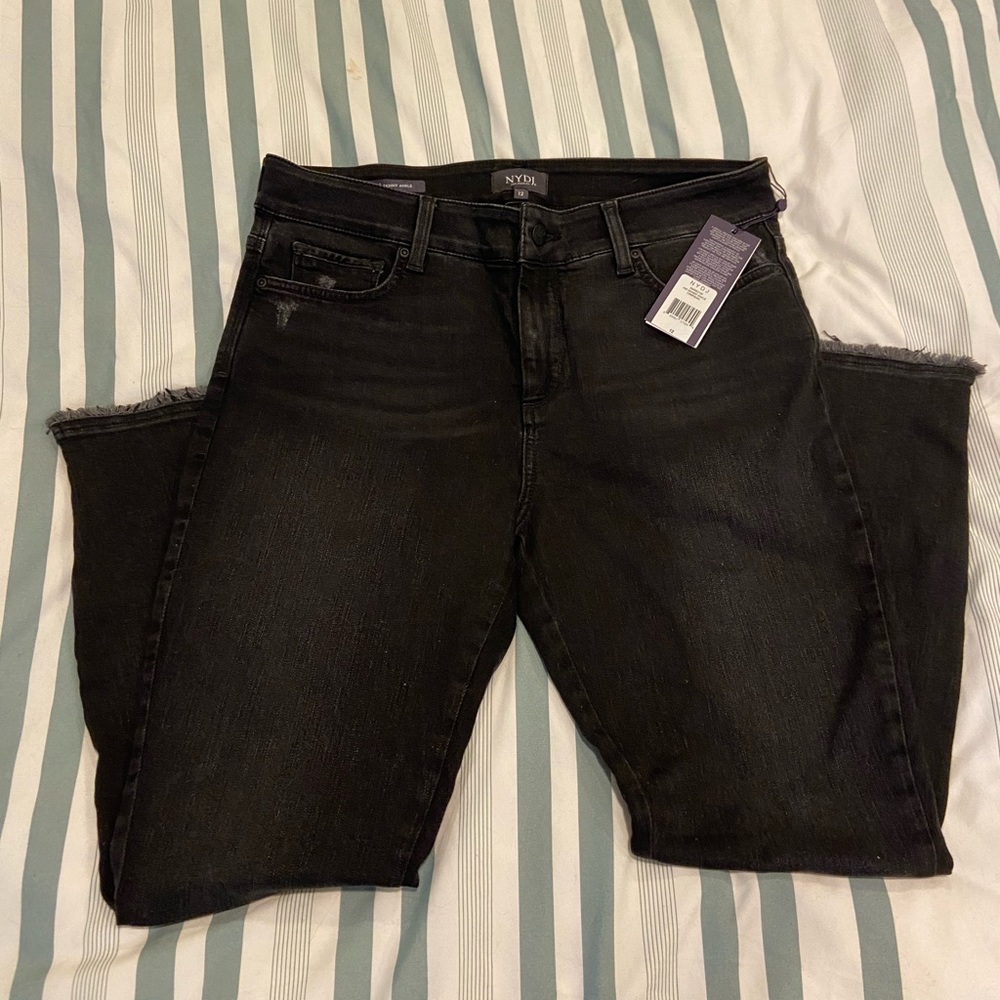 Nydj Amy Skinny Ankle Jeans in Campaign (distressed black)